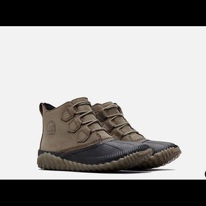 SOREL Women’s Out N’ About Plus Boot EUC